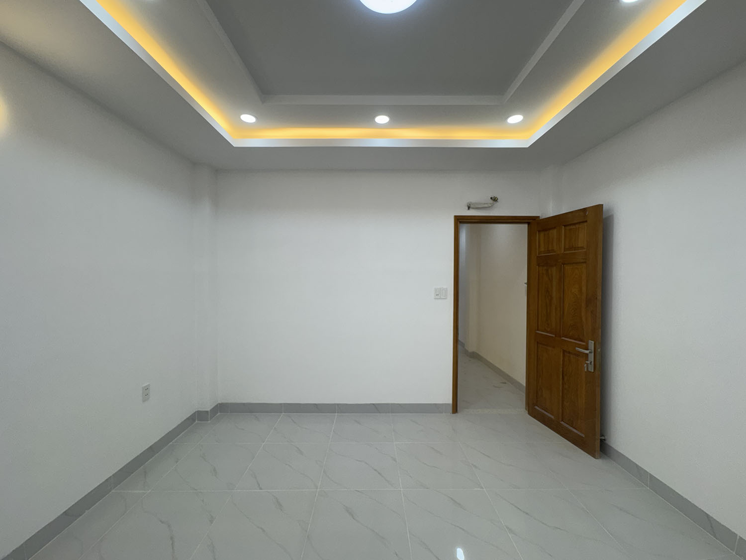 Tuyệt phẩm đẹp lung linh 3 lầu (4mx12m=48m2 vuông vức) mới 100% hẻm xe hơi khu VIP Hồ Xuân Hương